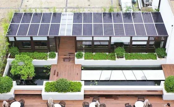 還在裝傳統(tǒng)陽光房？太傻了！如今大家都裝這個(gè)，美觀、環(huán)保還能賺錢！