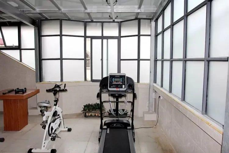 還在裝傳統(tǒng)陽光房？太傻了！如今大家都裝這個(gè)，美觀、環(huán)保還能賺錢！