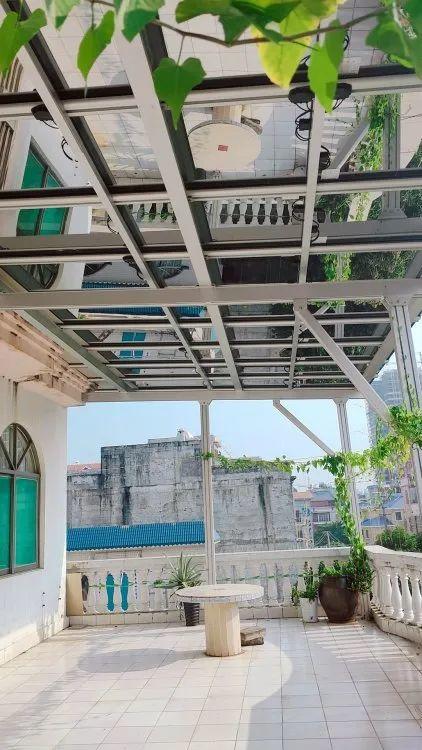 還在裝傳統(tǒng)陽光房？太傻了！如今大家都裝這個(gè)，美觀、環(huán)保還能賺錢！